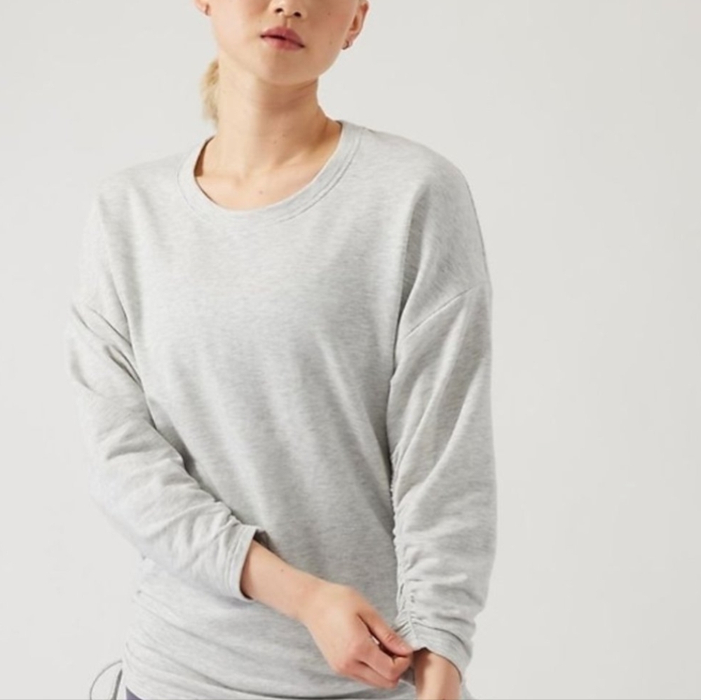 XdonatedX Athleta Lombard Runched Sweatshirt 🤍